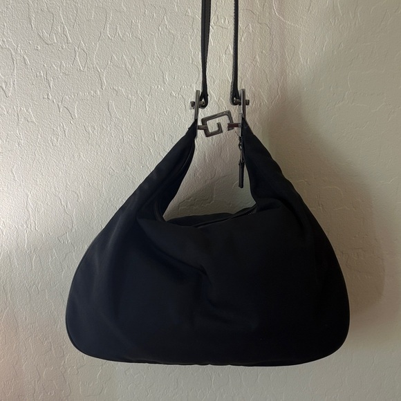 Gucci Black and Silver Shoulder Bag - Picture 2 of 10